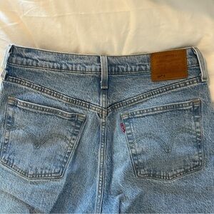 Levi's 501 Light Blue Straight Jeans